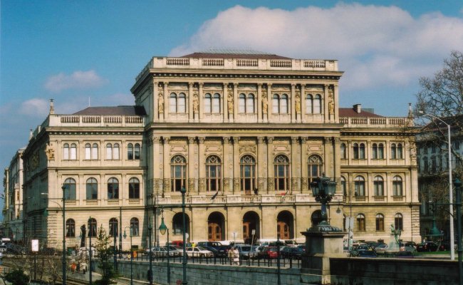 Ungarische Akademie der Wissenschaften /
Hungarian academy of sciences
