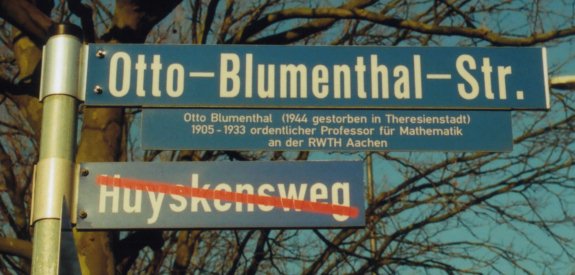 Strassenschild zur Otto-Blumenthal-Strasse /
Street-sign for Otto-Blumenthal-Strasse