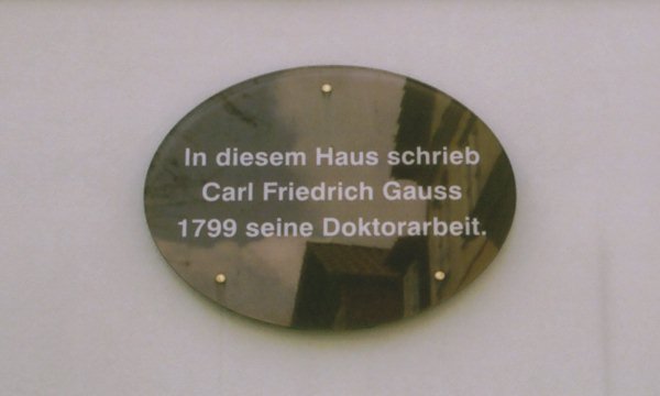 Gedenktafel fuer C. F. Gauss /
Plaque for C. F. Gauss
