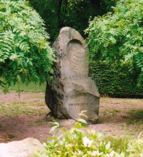 Gedenkstein zu Louis Krueger / 
Memorial stone for Louis Krueger