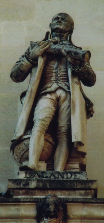 Statue von/of J.-J. Lalande