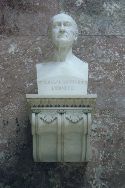 Bueste von W. G. Leibniz /
bust of W. G. Leibniz