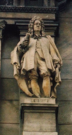 Statue von G. W. Leibniz /
Statue of G. W. Leibniz