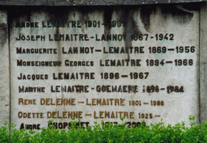 Grab von G. E. Lemaitre /
Grave of G. E. Lemaitre