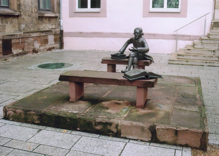 Denkmal von G. C. Lichtenberg /
Monument of G. C. Lichtenberg