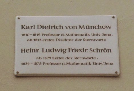 Tafel zu K. v. Muenchow und H. Schroen /
Plaque for K. v. Muenchow and H. Schroen