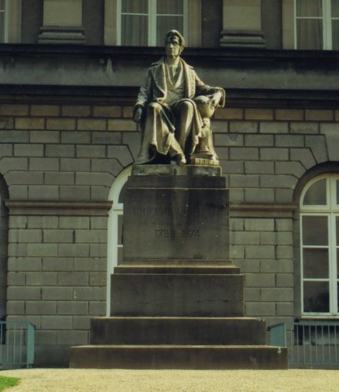 Statue fuer A. Quetelet /
Statue for A. Quetelet